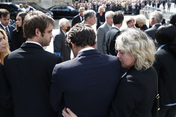 Alessandro Belmondo, Giacomo et Luana Belmondo - Sorties - Obsèques de Jean-Paul Belmondo en l'église Saint-Germain-des-Prés, à Paris le 10 septembre 2021.
© Cyril Moreau / Bestimage