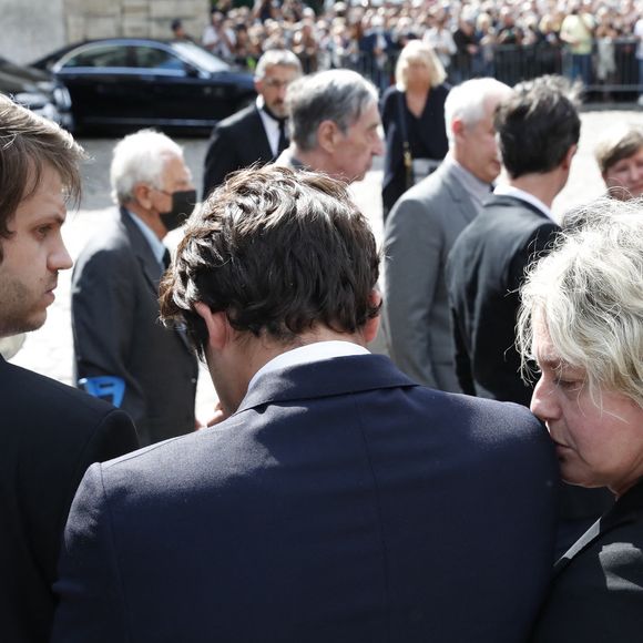 Alessandro Belmondo, Giacomo et Luana Belmondo - Sorties - Obsèques de Jean-Paul Belmondo en l'église Saint-Germain-des-Prés, à Paris le 10 septembre 2021.
© Cyril Moreau / Bestimage