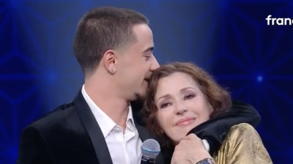 Tina Arena surprise par son fils Gabriel, 20 ans, qui vit à des milliers de kilomètres d'elle et dont le père est français