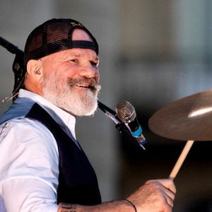 Le grand chef et animateur TV Philippe Etchebest est egalement leader et batteur d'un groupe de rock, "Chef and the Gang", il a organisé pour la fete de la musique un concert devant un de ses restaurants, " Le Quatrieme Mur", qu'il dirige dans le batiment de l'Opera de Bordeaux, le 21 Juin 2024. Patrick Bernard-Thierry David/ Bestimage