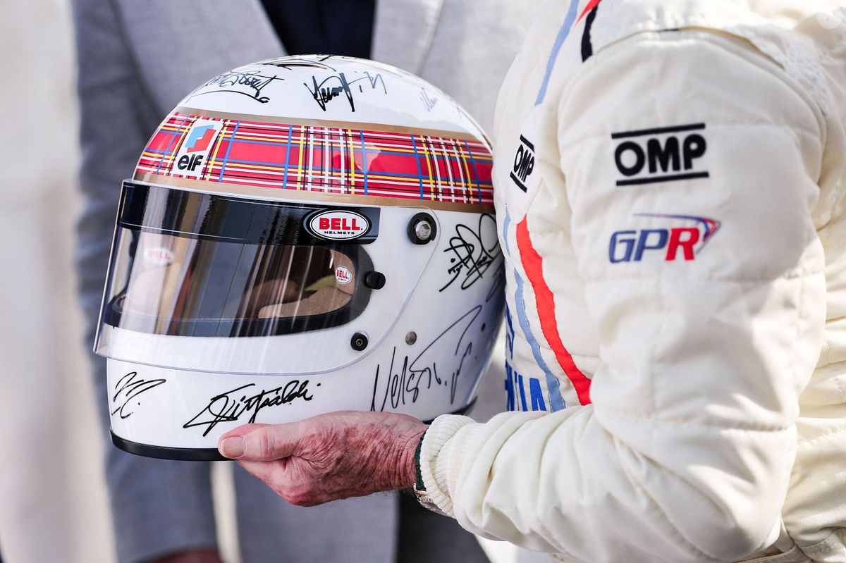 Photo : Le casque signé par Michael Schumacher lors du Grand prix de ...