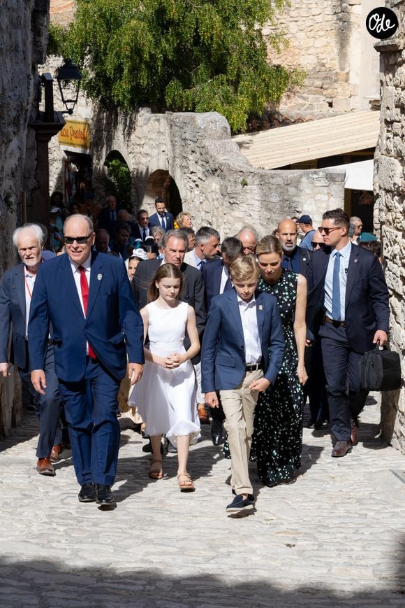 Le prince Albert II de Monaco, la princesse Charlène de Monaco, le prince Jacques de Monaco, marquis des Baux et la princesse Gabriella de Monaco lors de leur visite officielle aux Baux-de-Provence, France, le 5 septembre 2026. © OLivier Huitel/Pool MOnaco/Bestimage