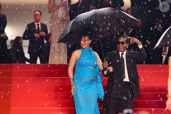 ASAP Rocky et sa femme Rihanna (enceinte) - Descente des marches du film « Highest 2 Lowest » lors du 78ème Festival International du Film de Cannes, au Palais des Festivals à Cannes. Le 19 mai 2025
© Jacovides-Moreau / Bestimage