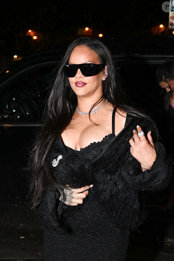 ou de Rihanna, invités lors du somptueux mariage d’Anant Ambani — fils aîné de l’homme le plus riche d’Inde

Rihanna est allée dîner au restaurant Lapérouse à Paris en marge de la fashion week le 28 janvier 2026.
Yehiel Chekroune / Bestimage