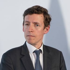 Edouard Geffray. Conférence de presse de Sébastien Lecornu, Premier ministre suite à la visite à l'Agence nationale des titres sécurisés - ANTS à Paris le 30 avril 2026, avec Anne Le Henanff, David Amiel, Laurent Nunez et Edouard Geffray et l'échange avec des agents de l'ANTS au sujet de la gestion de crise, après la cyberattaque de l'agence et le vol de données le 15 avril 2026 et le briefing sur la sécurite numérique de l'Etat avec l'Agence nationale de la sécurite des systèmes d'information - ANSSI. Paris, France, le 30 avril 2026. © Isa Harsin/Pool/Bestimage