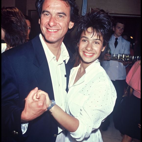 Marie Fugain a eu du mal à comprendre l'attitude de son célèbre papa.

Michel et Marie Fugain le soir de la première du film Thank you Satan, le 31 mai 1989. © BERTRAND RINDOFF PETROFF / BESTIMAGE