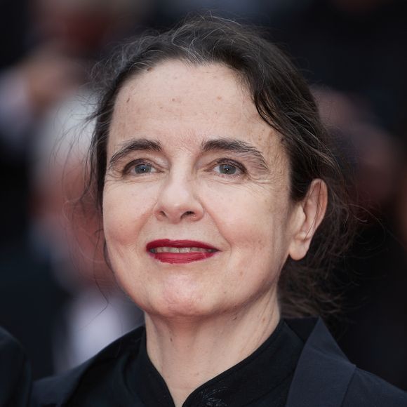 Amélie Nothomb - Montée des marches du film « Furiosa : A Mad Max Saga » lors du 77ème Festival International du Film de Cannes, au Palais des Festivals à Cannes. Le 15 mai 2024
© Jacovides-Moreau / Bestimage