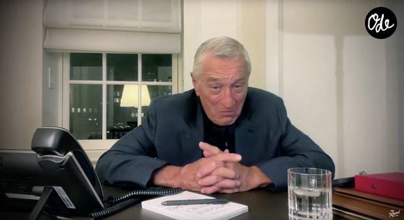 Robert De Niro glissé dans la peau d'un patron de la FCC autoritaire et décalé pour le retour à l'antenne de Jimmy Kimmel.