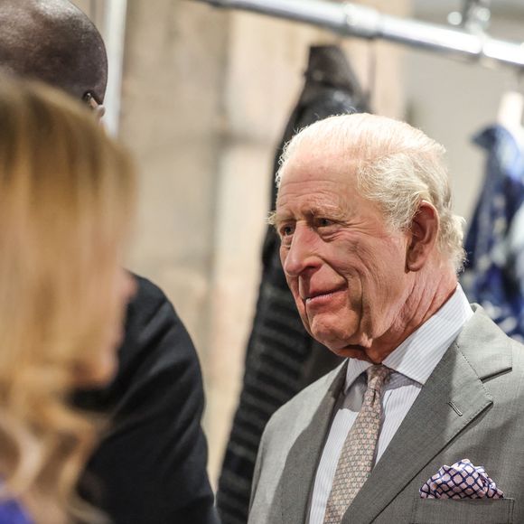 Charles III tout sourire lors d'un événement très attendu à Londres, après la conduite au poste de son frère Andrew