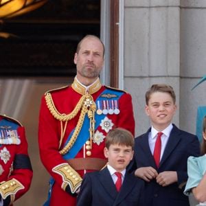 Le roi Charles III, le prince William (Le prince William, prince de Galles), la princesse Catherine (Catherine "Kate" Middleton, princesse de Galles), le prince George (Le prince George de Galles), la princesse Charlotte (La princesse Charlotte de Galles), le prince Louis (Le prince Louis de Galles), la parade officielle d'anniversaire du roi Charles, The King's Birthday Parade 2025 (Trooping the Colour) à Londres, Royaume-Uni, le 14 juin 2025. ( DANA-No : 02619845 ) © Dana Press / Bestimage