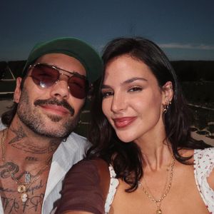 On peut ainsi voir les deux tourtereaux plus complices que jamais.