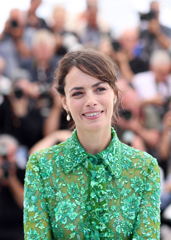 Bérénice Bejo - Photocall du film "Coupez ! (Final Cut )" lors du 75e festival annuel du film de Cannes au Palais des Festivals le 18 mai 2022 à Cannes, France. © Dominique Jacovides/Bestimage