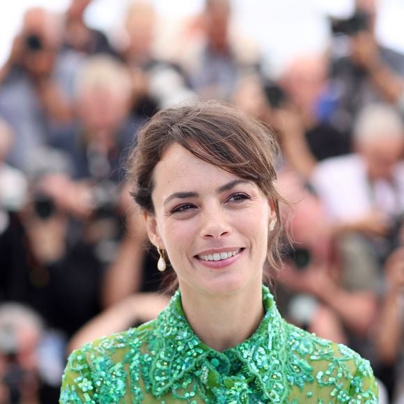 Bérénice Bejo - Photocall du film "Coupez ! (Final Cut )" lors du 75e festival annuel du film de Cannes au Palais des Festivals le 18 mai 2022 à Cannes, France. © Dominique Jacovides/Bestimage