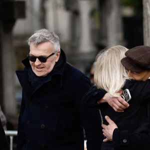 Annie Lemoine, Laurent Ruquier, Elisa Servier, Steevy Boulay - Obsèques d'Isabelle Mergault à la Coupole du Père-Lachaise à Paris le 30 mars 2026. © Cyril Moreau - Dominique Jacovides / Bestimage