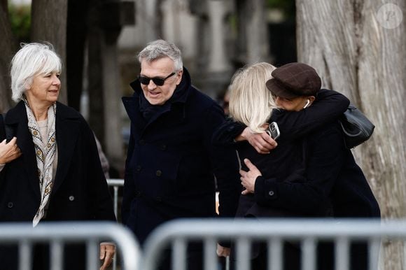 Annie Lemoine, Laurent Ruquier, Elisa Servier, Steevy Boulay - Obsèques d'Isabelle Mergault à la Coupole du Père-Lachaise à Paris le 30 mars 2026. © Cyril Moreau - Dominique Jacovides / Bestimage