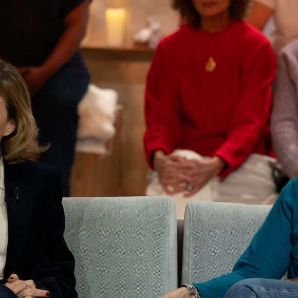 Adriana Oancea Negro, Gwendoline Hamon sur plateau de l'émission "Animalement Vôtre" présentée par Bernard Montiel et diffusée le 15 février 2026 sur France 3, à Paris, France, le 13 janvier 2026. © Julien Sarkissian/Bestimage