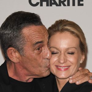 Thierry Ardisson et sa femme Audrey Crespo-Mara à l'avant-première de série télévisé TF1 "Le Bazar de la Charité" au Grand Rex à Paris, France, le 30 septembre 2019. © Coadic Guirec/Bestimage