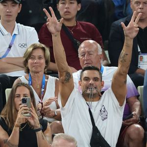 Laure Manaudou et Florent Manaudou - Les célébrités en tribunes pendant l'épreuve de basketball de Demi-Finale opposant la France à l'Allemagne lors des Jeux Olympiques de Paris 2024 (JO) à l'Arena Bercy, à Paris, France, le 8 août 2024. © Jacovides-Perusseau/Bestimage