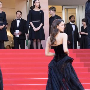 Antoine Dupont et sa compagne Iris Mittenaere - Antoine Dupont et sa compagne Iris Mittenaere se retrouvent sur les marches  du film « Dossier 137 » lors du 78ème Festival International du Film de Cannes le 15 mai 2025.

© Jacovides / Moreau / Bestimage