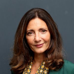 Exclusif - Valerie Karsenti, comédienne et membre du jury du festival, pose à l'occasion du Festival International du film de Saint-Jean-de-Luz, France, le 6 octobre 2022. © Patrick Bernard/Bestimage