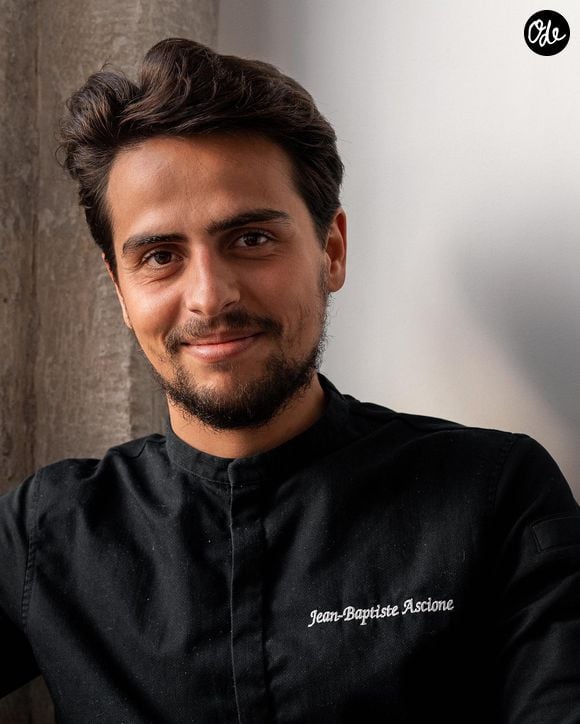 Dans "Paris Capitale", il explique vouloir proposer une cuisine exigeante mais généreuse, accessible et tournée vers le produit.

Jean-Baptiste Ascione, ancien Top Chef.