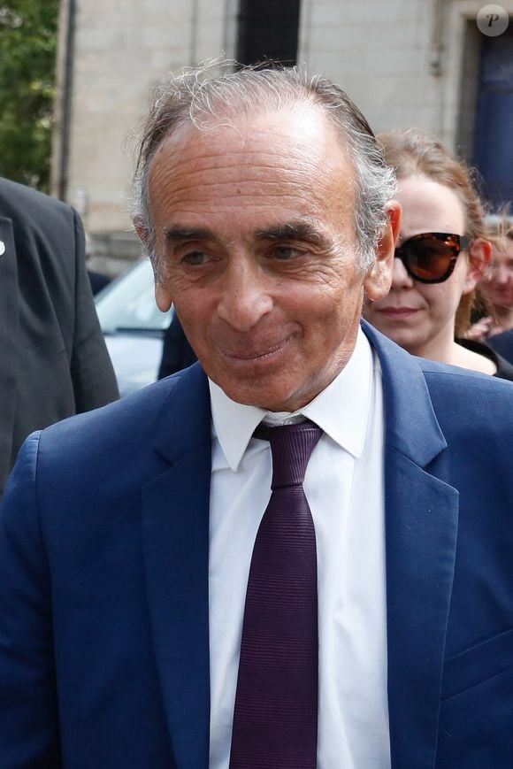 Eric Zemmour à la sortie des obsèques de Jean Tibéri, maire de Paris de 1995 à 2001, en l'église Saint-Etienne-du-Mont à Paris le 3 juin 2025.

© Christophe Clovis / Bestimage