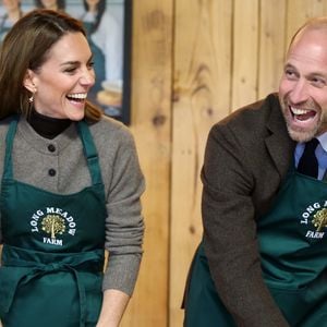 Le prince William, prince de Galles, et Catherine (Kate) Middleton, princesse de Galles, visitent un producteur de cidre, "Long Meadow Cider" à Portadown (Irlande), le 14 octobre 2025 ©Bestimage