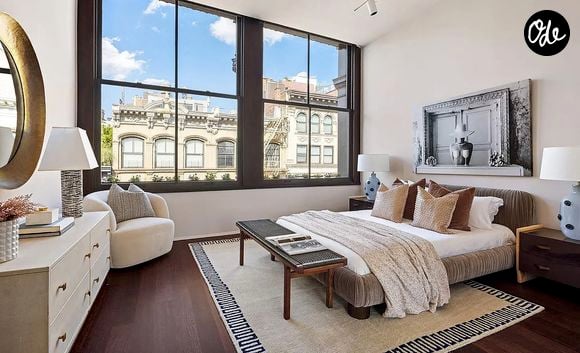 Thierry Henry, légende du football français, a mis en vente son luxueux penthouse de New York, acheté en 2010 au moment de sa signature aux Red Bulls, contre 25 millions de dollars (22 millions d'euros). Photo par Sotheby's via Bestimage