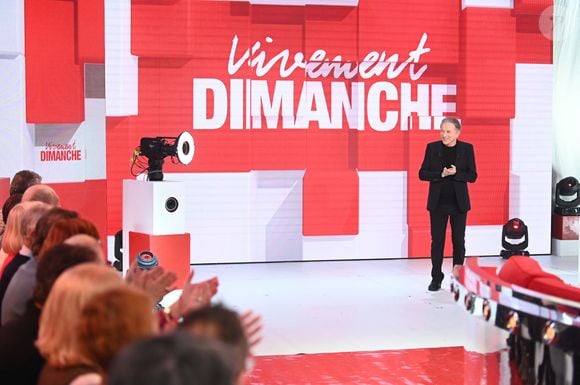Exclusif - Michel Drucker lors de l'enregistrement de l'émission "Vivement dimanche" au studio Rive Gauche, présentée par M. Drucker avec une diffusion sur France 3 le 1er février 2026. © Guillaume Gaffiot/Bestimage
