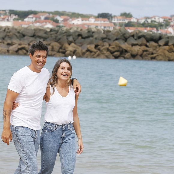 Exclusif -  Rendez-vous avec Jean-Pascal Lacoste (habillé par American Vintage) et sa fiancée Delphine, soeur de l'ancienne Miss France S.Tellier, à Saint-Jean-de-Luz. Le 10 juillet 2020
© Patrick Bernard / Bestimage
