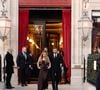 Cadette d'une famille de quatre enfants, la jeune adolescente a déjà tout de sa mère.
David Beckham et sa fille Harper Seven sortent de l'hôtel La Réserve Paris - Hotel and Spa pour se rendre au défilé de Victoria en marge de la Fashion Week de Paris (PFW), à Paris, France, le 7 mars 2025. © Tiziano da Silva/Bestimage