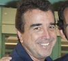 Quand il séjourne à Paris, le businessman pose ses valises dans la mythique Villa Montmorency, située dans le très chic 16e arrondissement. 

Exclusif - Arnaud Lagardère - J. Lagardère (J.Foret) en séance de dédicaces à la Fnac des Ternes pour sa BD "Amber Blake" , à Paris
© Pierre Perusseau / Bestimage