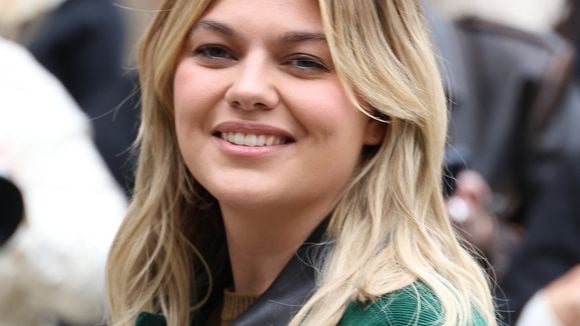 Look rock pour Louane, elle réinvente le style des années 2000 : on adore sa veste Miu-Miu