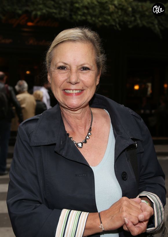"Un grand coup dans l'estomac" : Dorothée décrit ce qu'elle ressent face à l'amour intact de son public.

 Dorothée à Paris le 18 Octobre 2017. © Denis Guignebourg/Bestimage (no web - No Blog pour suisse et Belgique)