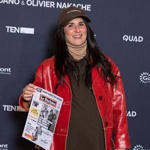 À 46 ans, elle savoure aujourd’hui pleinement ces moments passés avec ses enfants.

Géraldine Nakache, enceinte, assiste à la première parisienne du film « Juste Une Illusion » au Grand REX, le 22 mars 2026 à Paris, en France. 

Photo de Nasser Berzane/ABACAPRESS.COM