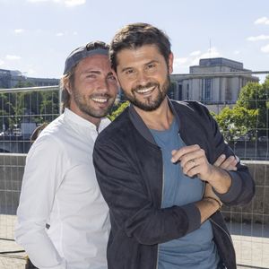 Exclusif - Ghislain Gerin et son mari Christophe Beaugrand - Festival des Livres et des Artistes organisé par l'association "Lecture pour Tous" engagée dans la lutte contre l'illettrisme au Mail Branly à Paris le2 juillet 2022.
© Pierre Perusseau/ Jack Tribeca / Bestimage