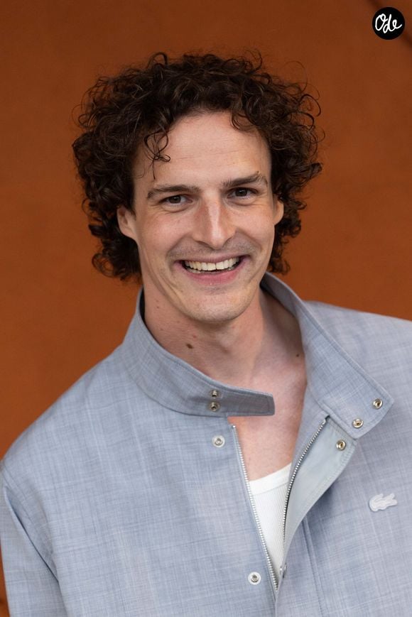 Paul de Saint-Sernin au village lors des Internationaux de France de Tennis de Roland Garros 2026. Paris, le 2 juin 2026. © Jacovides-Moreau / Bestimage #
Celebrities in the village during the French Open Tennis Championships at Roland Garros 2026. Paris, on June 2nd, 2026. | 00757940