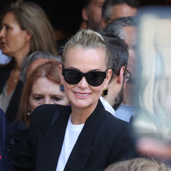 Laeticia Hallyday - Sorties des obsèques de Philippe Labro en l'église de Saint-Germain-des-Prés à Paris le 13 juin 2025. © Dominique Jacovides - Christophe Clovis / Bestimage