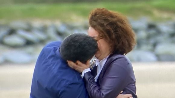 "J'ai reçu la magnifique écharpe de..." : Une candidate bien connue de L'amour est dans le pré élue Miss