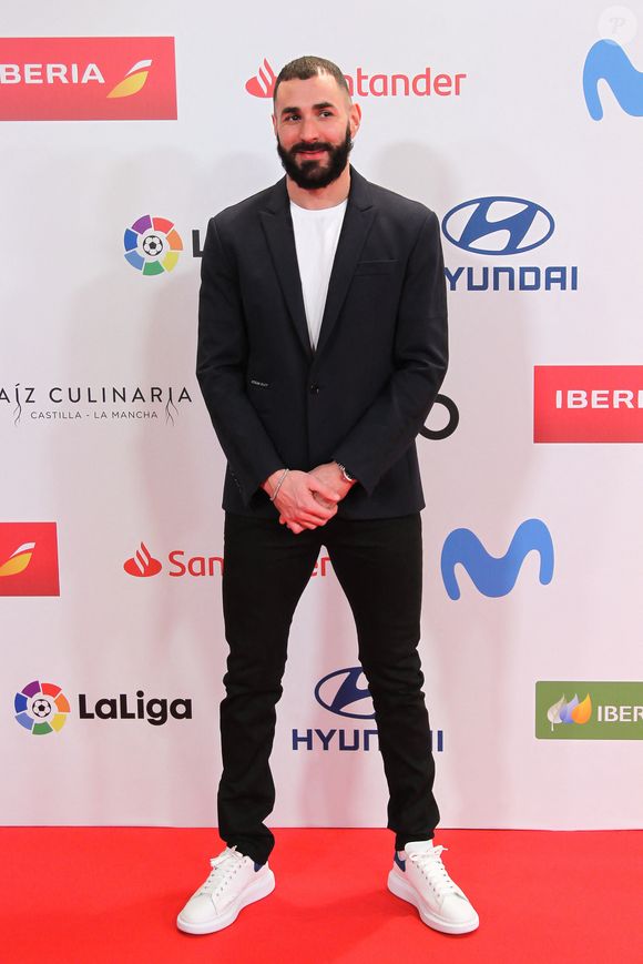 Karim Benzema devient le meilleur buteur français de l'histoire avec 413 buts - Info - Karim Benzema cambriolé pendant le match du Real contre Elche - Karim Benzema au photocall de la soirée des "AS Sports Awards 2021" à Madrid, le 14 décembre 2021.
© Irina R. Hipolito/AFP7 via Zuma Press/Bestimage