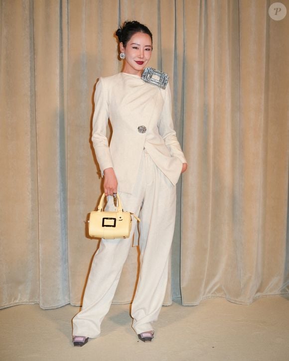 Anxiao Zuo à la soirée d'inauguration de la nouvelle résidence de la maison Roger Vivier à Paris lors de la fashion Week, le 2 octobre 2025.

Photo : Lucia Sabatelli / Bestimage