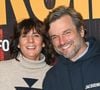 Lorsqu'on a la chance d'habiter avec un chéri ultra-romantique, celui-ci peut nous laisser de petits mots d'amour un peu partout histoire de nous prouver à quel point il pense à nous et nous aime.
Estelle Denis et son compagnon Marc Thiercelin - Avant-première du film "Mon héroïne" au cinéma UGC Normandie à Paris