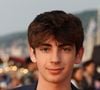 Fils de Patrick Bruel et d’Amanda Sthers, il poursuit une carrière musicale sous pseudonyme.

Leon Hesby sur le tapis rouge du prix du court métrage lors du 37ème festival du film de Cabourg (37ème journées romantiques du 14 au 18 juin 2023), à Cabourg, France, le 16 juin 2023. © Coadic Guirec/Bestimage
