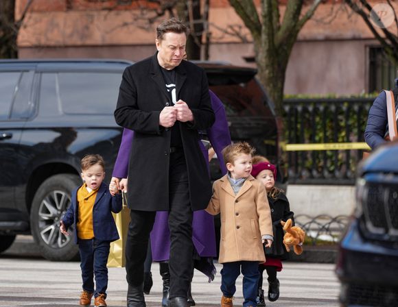 L'homme si polémique soit-il est passé sur la première marche du podium des hommes les plus riches de la planète.

Elon Musk en février 2025, après un meeting avec le premier ministre indien © Andrew Leyden/ZUMA Press Wire)