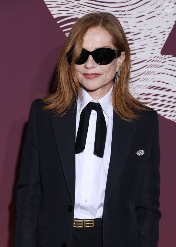 Isabelle Huppert au photocall du dîner de la 51ème cérémonie des César au Fouquet's à Paris, France, le 27 février 2026. © Denis Guignebourg/Bestimage