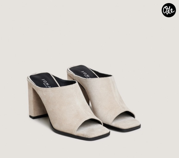Mules à talons en croûte ivoire // Escarpins slingbacks à bouts pointus