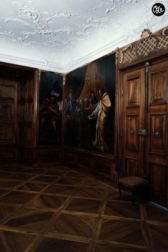 Cette découverte marque aussi un tournant pour l'antiquaire Serge Thuillier, qui s'apprête à ouvrir une galerie d'art après trente ans de métier.

Un tableau d'une grande valeur retrouvé dans une maison à Noirmoutier.