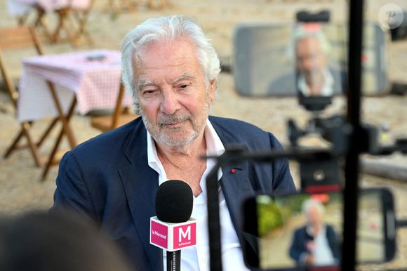 Exclusif - Pierre Arditi durant la soirée d'ouverture de la troisième édition des Théâtrales d'Eze à l'oppidum du Col d'Eze, le 1er août 2025. © Bruno Bebert / Bestimage