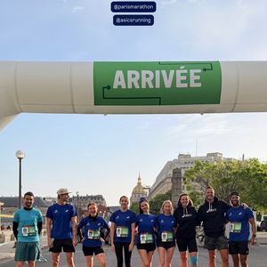 Laure Manaudou se prépare à effectuer son tout premier marathon en compagnie de son grand frère Nicolas