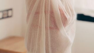 Contrairement aux idées reçues, vos vêtements blancs seront moins transparents si vous portez cette couleur de sous-vêtement